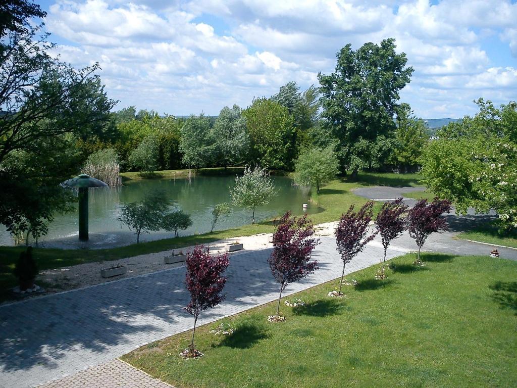 Grante Motel Esztergom Exterior foto